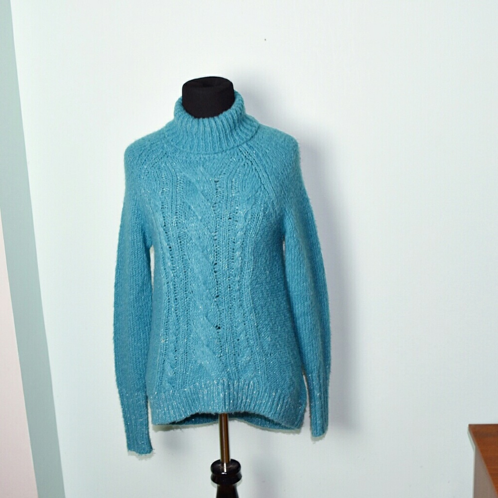 Vera Wang Powder Blue Cable Knit Sweater - Picture 1 of 2